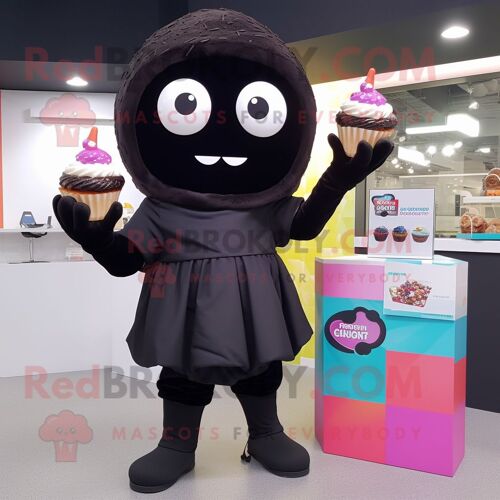Personnage De Costume De Mascotte Redbrokoly Cupcake Noir Habillé D'un Sweat À Capuche Et De Pochettes