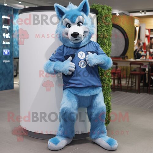 Personnage De Costume De Mascotte Redbrokoly Sky Blue Wolf Habillé Avec Un Jean Bootcut Et Des Montres Connectées