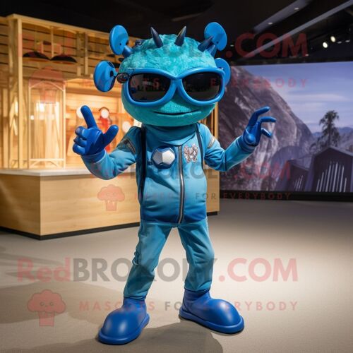Personnage De Costume De Mascotte Redbrokoly De Crabe Bleu Habillé D'une Combinaison Et De Lunettes De Soleil