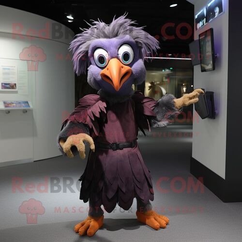 Personnage De Costume De Mascotte Redbrokoly Harpy Habillé D'une Robe Droite Et De Gants