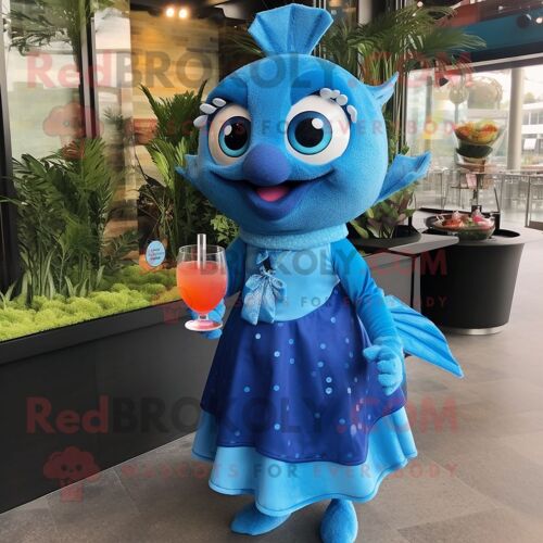 Mascotte Redbrokoly De Personnage De Saumon Bleu Habillé D'une Robe De Cocktail Et De Bandeaux