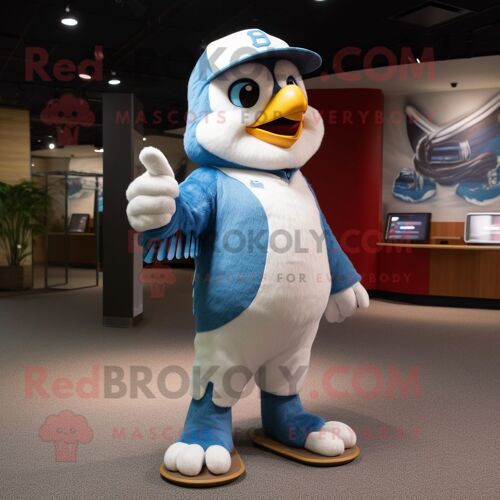 Personnage De Costume De Mascotte Redbrokoly De Faucon Bleu Ciel Habillé D'un T-Shirt De Baseball Et De Mitaines
