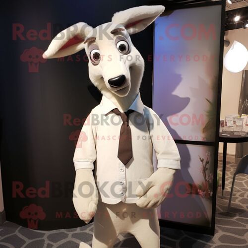 Personnage De Costume De Mascotte Redbrokoly De Kangourou Blanc Habillé D'une Robe Et D'épingles À Cravate