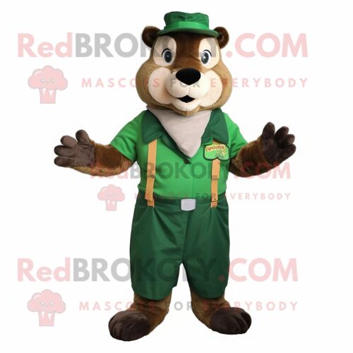 Mascotte Redbrokoly De Personnage De Marmotte Vert Forêt Habillée D'une Salopette Et D'un Noeud Papillon