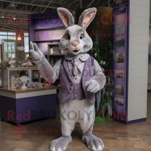 Personnage De Costume De Mascotte Redbrokoly De Lapin Sauvage Lavande Habillé D'un Gilet Et D'anneaux
