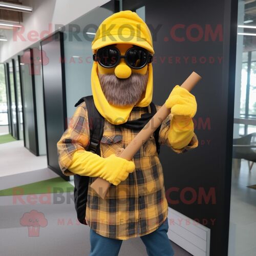 Personnage De Costume De Mascotte Redbrokoly De Tireur D'élite Jaune Habillé D'une Chemise En Flanelle Et De Bérets