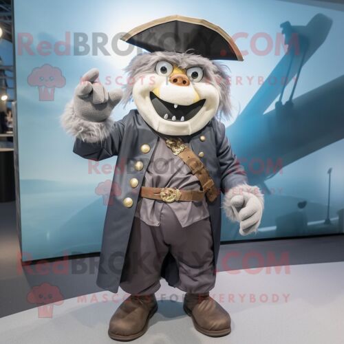 Mascotte Redbrokoly De Personnage De Pirate Gris Habillé D'une Parka Et De Gants