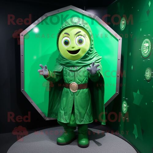 Personnage De Costume De Mascotte Redbrokoly De Bouclier Celtique Vert Habillé D'un Imperméable Et De Boucles D'oreilles