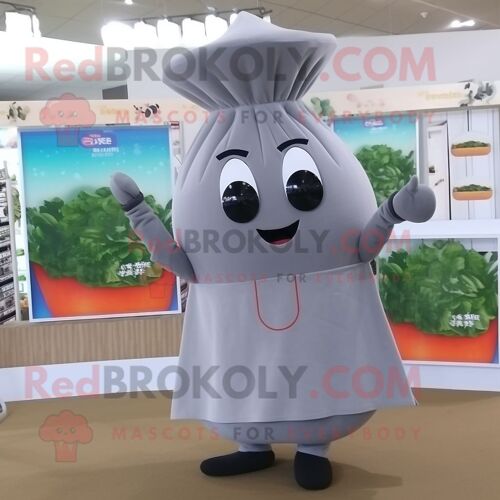Mascotte Redbrokoly De Personnage De Radis Gris Habillé D'une Robe Fourreau Et De Porte-Clés
