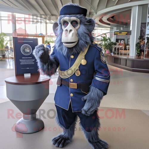 Personnage De Costume De Mascotte Redbrokoly De Babouin Bleu Marine Habillé D'un T-Shirt Graphique Et De Boucles D'oreilles