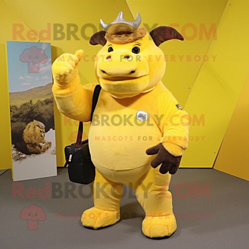 Personnage De Costume De Mascotte Redbrokoly De Rhinocéros Laineux Jaune Citron Habillé D'un Short Cargo Et De Gants