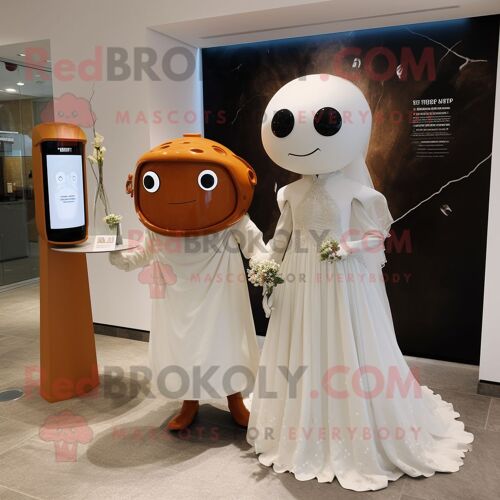 Personnage De Costume De Mascotte Redbrokoly Rust Ray Habillé Avec Une Robe De Mariée Et Des Montres