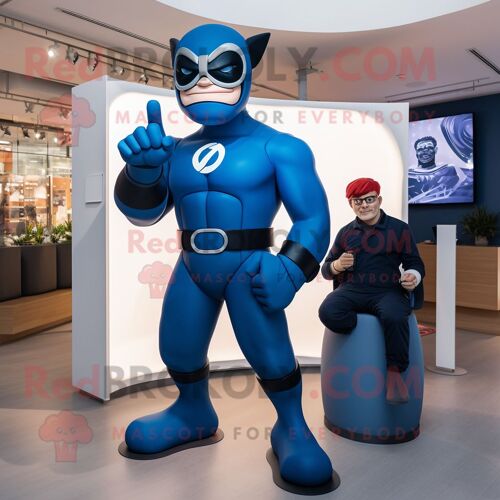 Personnage De Costume De Mascotte Redbrokoly De Super-Héros Bleu Marine Habillé D'une Combinaison Et De Montres Connectées