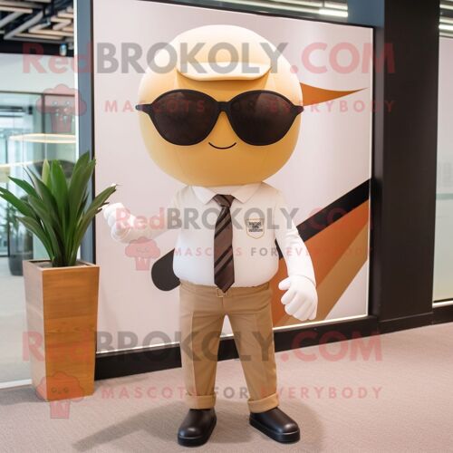 Personnage De Costume De Mascotte Redbrokoly Tan Arrow Of Love Habillé D'un Pantalon De Costume Et De Lunettes De Soleil