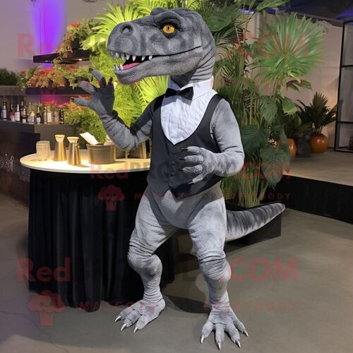 Costume De Mascotte Redbrokoly De T Rex Gris Habillé Avec Une Robe De Cocktail Et Des Pinces À Chaussures
