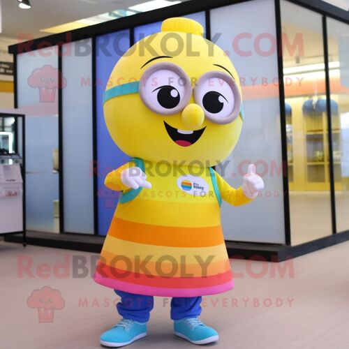 Personnage De Costume De Mascotte Redbrokoly Arc-En-Ciel Jaune Habillé D'un Jean Mom Et De Lunettes