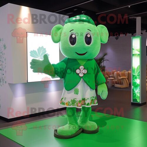 Personnage De Costume De Mascotte Redbrokoly De Trèfle À Quatre Feuilles Vert Habillé D'un Cardigan Et De Bracelets De Cheville