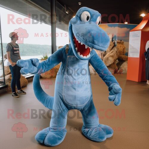 Personnage De Costume De Mascotte Redbrokoly Rust Loch Ness Monster Habillé D'une Chemise En Jean Et De Bracelets De Cheville