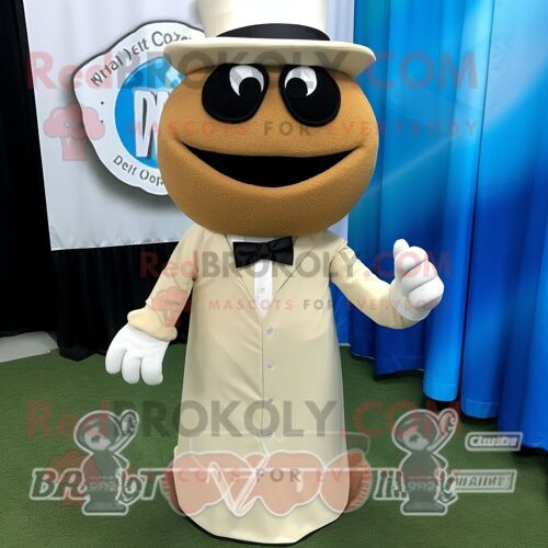 Personnage De Costume De Mascotte Redbrokoly De Gâteau De Mariage Beige Habillé Avec Un Tee-Shirt De Baseball Et Des Carrés De Poche