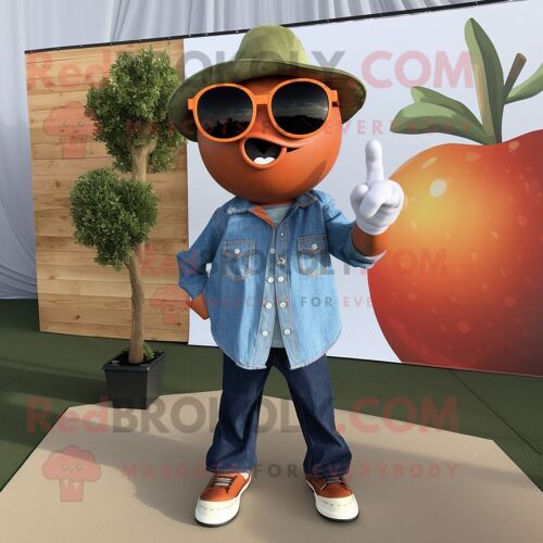 Personnage De Costume De Mascotte Redbrokoly De Pomme De Rouille Habillé D'une Chemise En Chambray Et De Lunettes De Soleil
