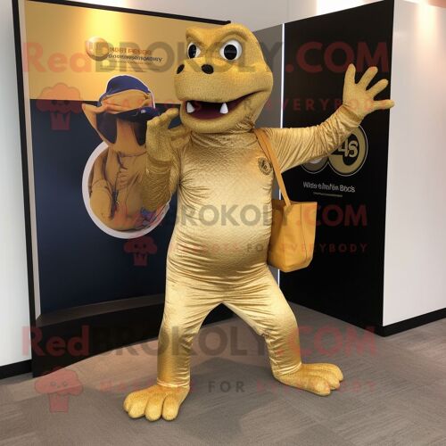 Personnage De Costume De Mascotte Redbrokoly De Python Doré Habillé D'un T-Shirt À Col En V Et De Sacs Fourre-Tout