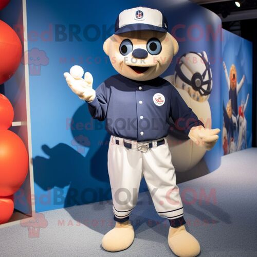 Personnage De Costume De Mascotte Redbrokoly Navy Juggle Habillé D'un T-Shirt Henley Et D'épingles À Chapeau