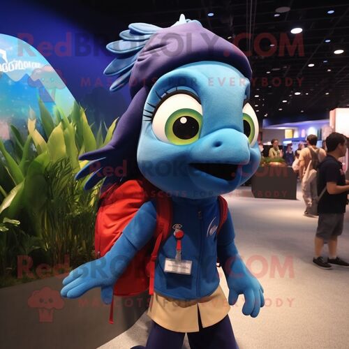 Personnage De Costume De Mascotte Redbrokoly Betta Fish Bleu Marine Habillé D'un Polo Et De Sacs À Dos