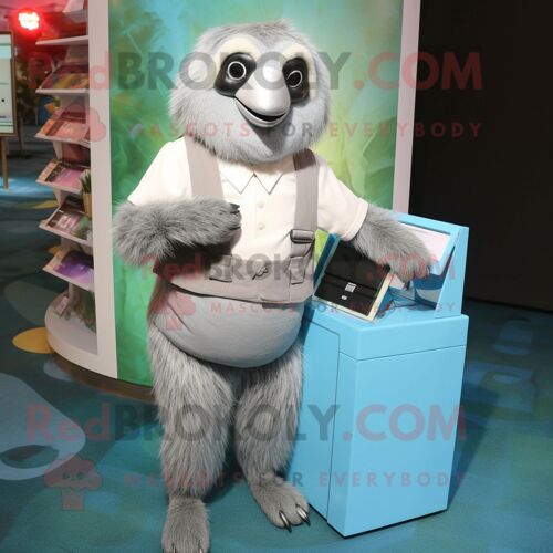 Mascotte Redbrokoly De Paresseux Argenté Habillé D'une Jupe Crayon Et De Portefeuilles