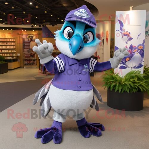 Personnage De Costume De Mascotte Redbrokoly De Geai Bleu Lavande Habillé D'un Maillot De Rugby Et De Colliers