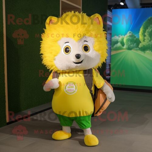 Personnage De Costume De Mascotte Redbrokoly De Hérisson Jaune Citron Habillé D'un T-Shirt Graphique Et De Sacs À Dos