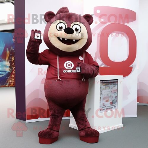 Personnage De Costume De Mascotte Redbrokoly De Caméra Marron Habillé Avec Un Pantalon Chino Et Des Coussinets De Pied