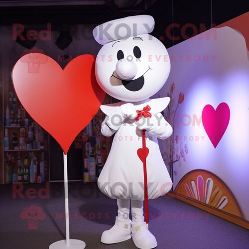 Personnage De Costume De Mascotte Redbrokoly White Arrow Of Love Habillé D'un Manteau Et D'épingles À Cheveux