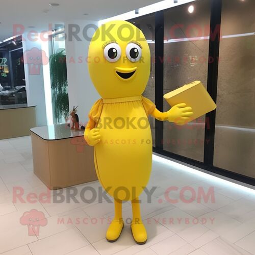 Mascotte Redbrokoly De Personnage D'aglet Jaune Habillé D'une Robe Fourreau Et De Pochettes