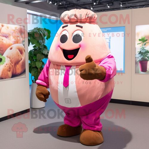 Personnage De Costume De Mascotte Redbrokoly De Pomme De Terre Rose Habillé D'une Chemise En Popeline Et De Gants