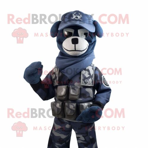 Mascotte Redbrokoly De Personnage De Commando Bleu Marine Habillé D'un Gilet Et D'une Écharpe À Pinces