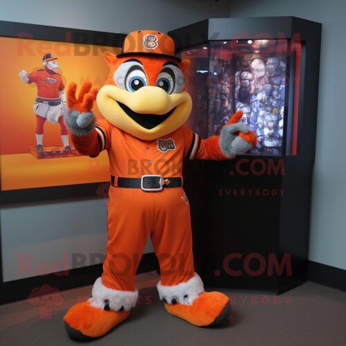 Personnage De Costume De Mascotte Redbrokoly De Vampire Orange Habillé Avec Un Tee-Shirt De Baseball Et Des Montres Bracelet