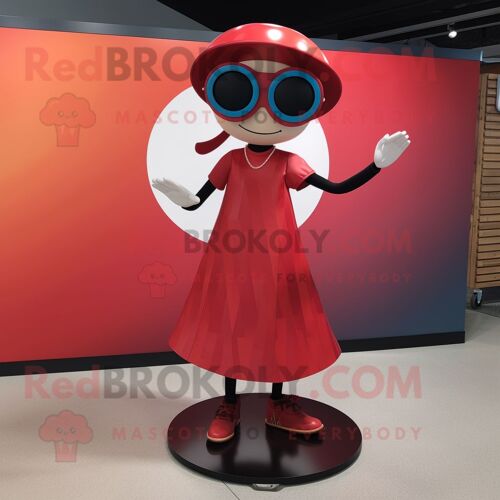 Personnage De Costume De Mascotte Redbrokoly Red Plate Spinner Habillé D'une Robe Midi Et De Lunettes De Soleil