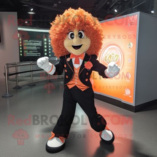 Personnage De Costume De Mascotte Redbrokoly Peach Irish Dancing Shoes Habillé D'une Veste De Costume Et De Bracelets