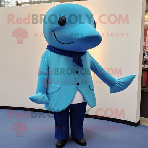 Mascotte Redbrokoly De Personnage De Baleine Bleue Cyan Habillée D'un Col Roulé Et De Pochettes