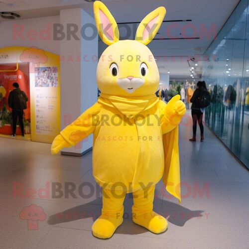 Mascotte Redbrokoly De Personnage De Lapin Jaune Habillé D'un Jean Boyfriend Et D'épingles À Châle