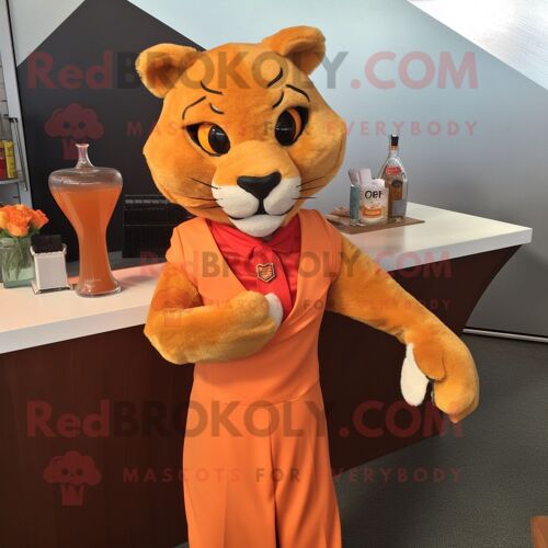 Personnage De Costume De Mascotte Redbrokoly Puma Orange Habillé D'une Robe De Cocktail Et D'épinglettes