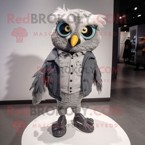 Personnage De Costume De Mascotte Redbrokoly Grey Owl Habillé D'une Veste Et De Lacets De Chaussures