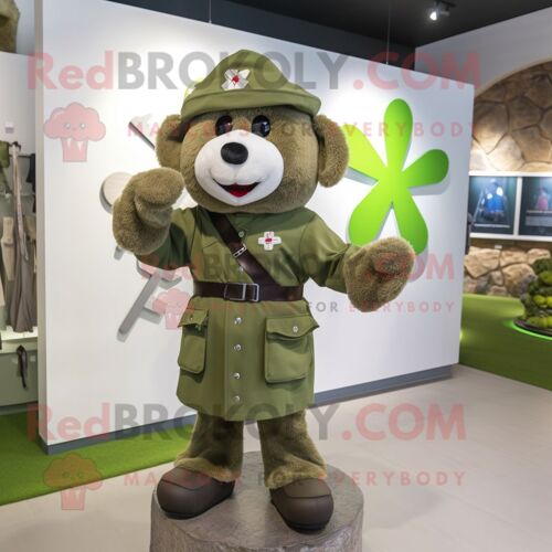 Costume Mascotte Redbrokoly Olive Celtic Cross Habillé D'une Parka Et De Pinces À Chaussures