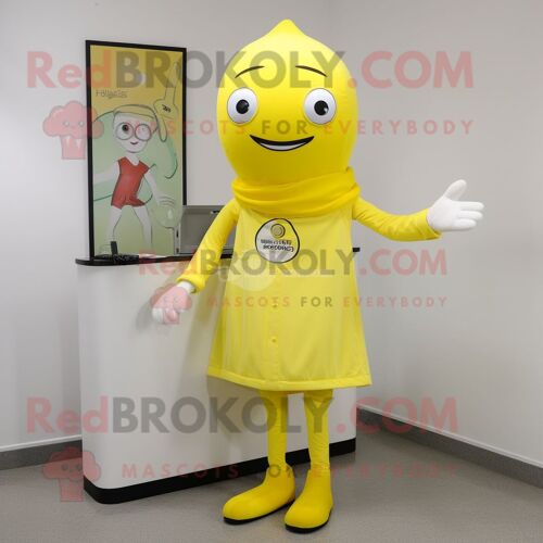 Personnage De Costume De Mascotte Redbrokoly De Médecin Jaune Citron Habillé D'une Robe Fourreau Et De Châles