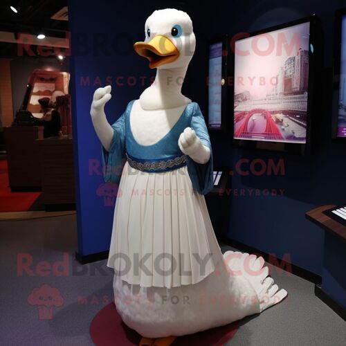 Personnage De Costume De Mascotte Redbrokoly De Swan Habillé D'une Jupe Crayon Et D'écharpes