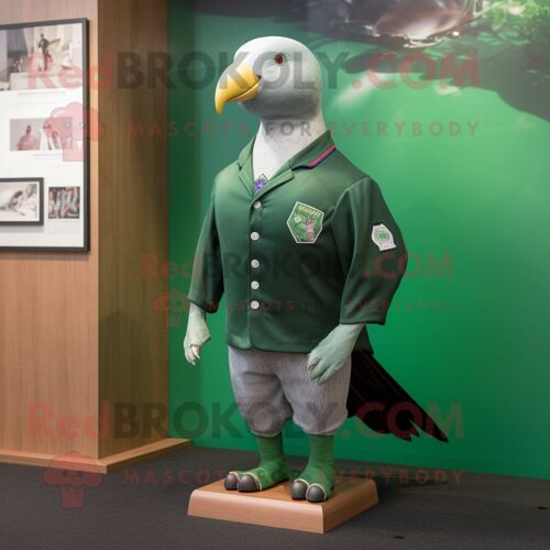 Personnage De Costume De Mascotte Redbrokoly Pigeon Vert Forêt Habillé D'un Maillot De Rugby Et De Pochettes
