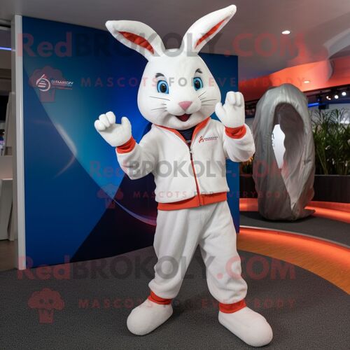 Costume De Mascotte Redbrokoly De Lapin Blanc Habillé D'un Jogging Et D'un Bonnet
