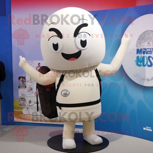 Personnage De Costume De Mascotte Redbrokoly De Soupe Miso Blanche Habillé D'un Pantalon De Yoga Et De Sacs À Dos