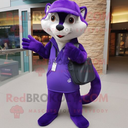 Mascotte Redbrokoly De Personnage De Belette Violette Habillée D'un Jean Bootcut Et De Sacs Messenger