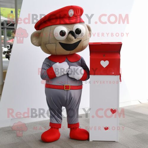 Personnage De Costume De Mascotte Redbrokoly De Lettre D'amour Rouge Habillé D'un Pantalon Cargo Et De Broches